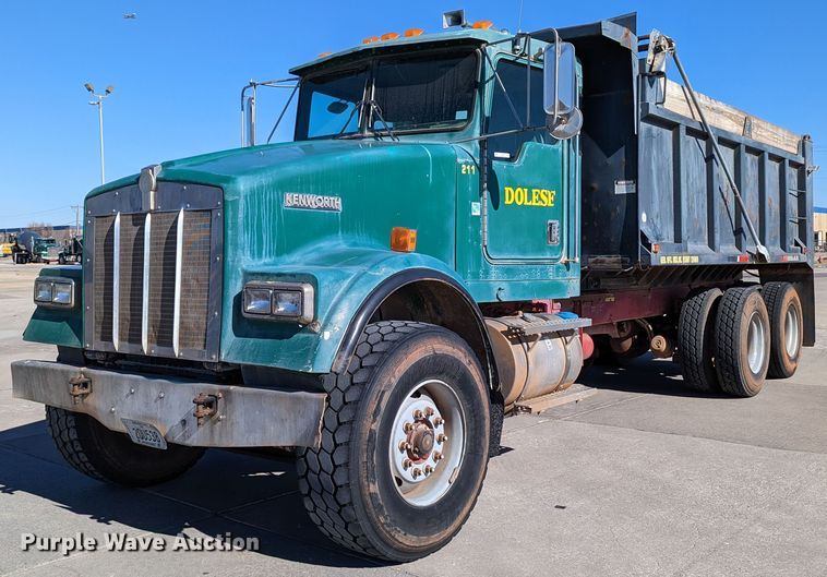 image for item LK9465 2000 Kenworth W900B  dump truck