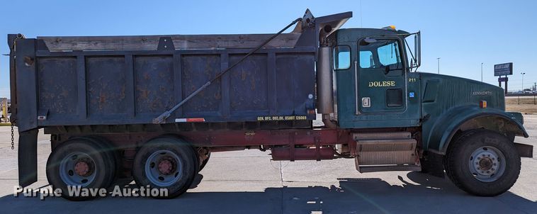 image for item LK9465 2000 Kenworth W900B  dump truck