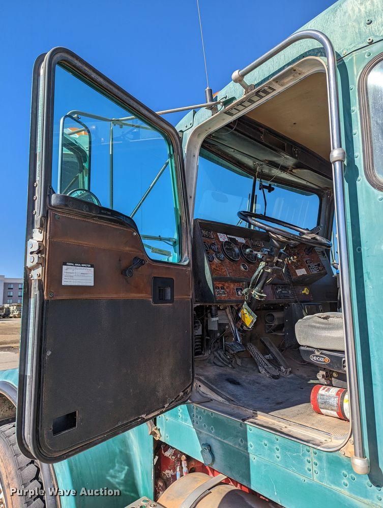 image for item LK9465 2000 Kenworth W900B  dump truck