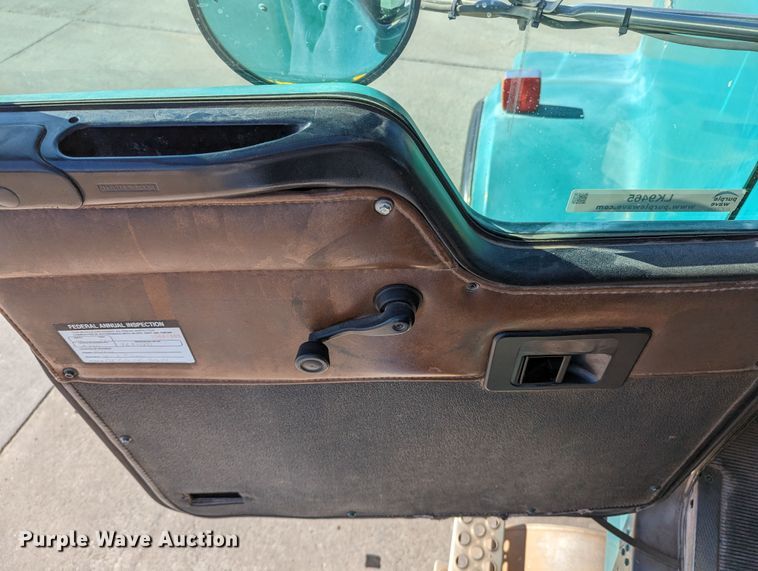 image for item LK9465 2000 Kenworth W900B  dump truck