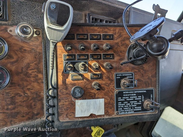 image for item LK9465 2000 Kenworth W900B  dump truck