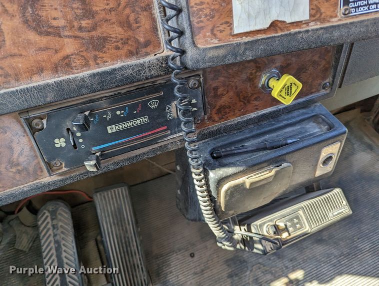 image for item LK9465 2000 Kenworth W900B  dump truck