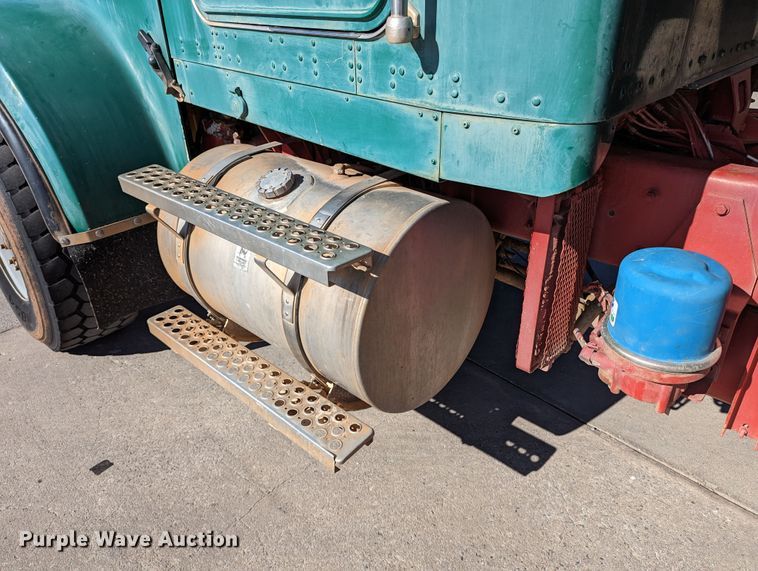 image for item LK9465 2000 Kenworth W900B  dump truck