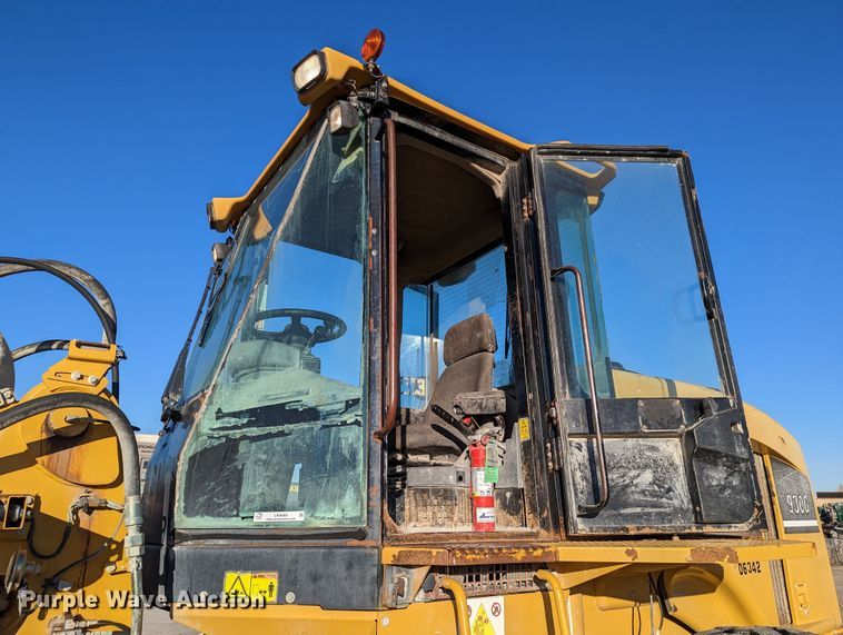 image for item LK9469 2006 Caterpillar 930G  wheel loader