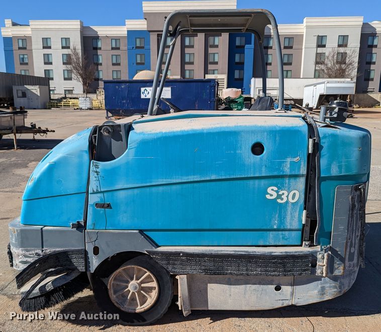 image for item LK9473 Tennant S30  sweeper