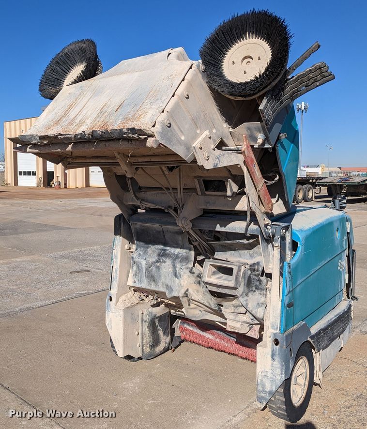 image for item LK9473 Tennant S30  sweeper
