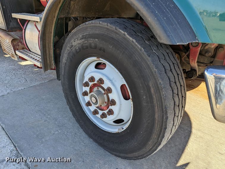 image for item LK9475 2002 Sterling L-Line  flatbed truck