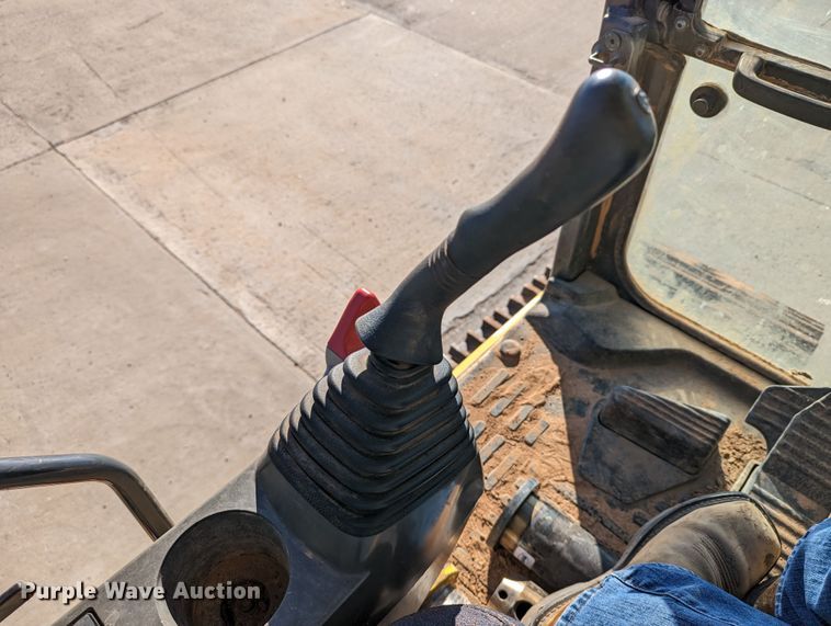 image for item LP9204 2015 Komatsu PC290LC-11  excavator