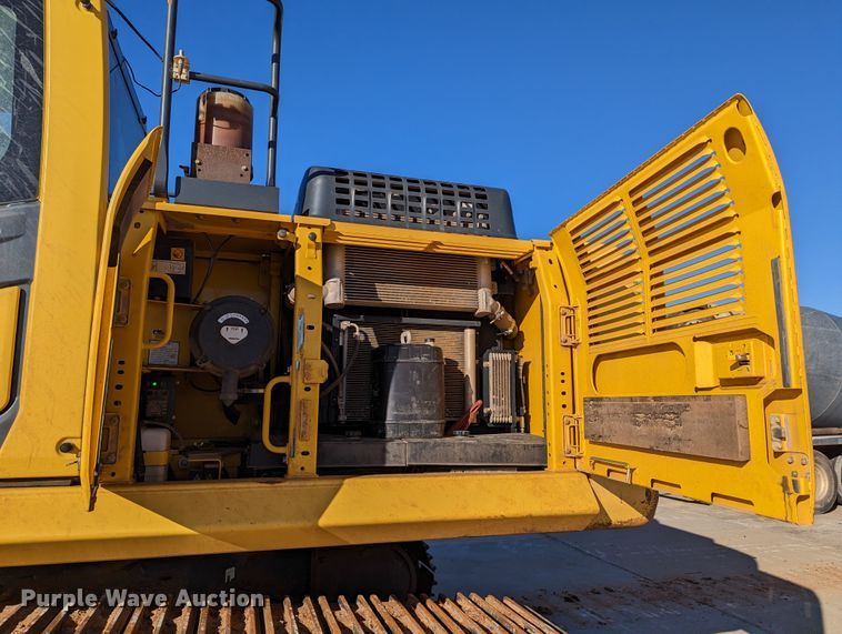 image for item LP9204 2015 Komatsu PC290LC-11  excavator