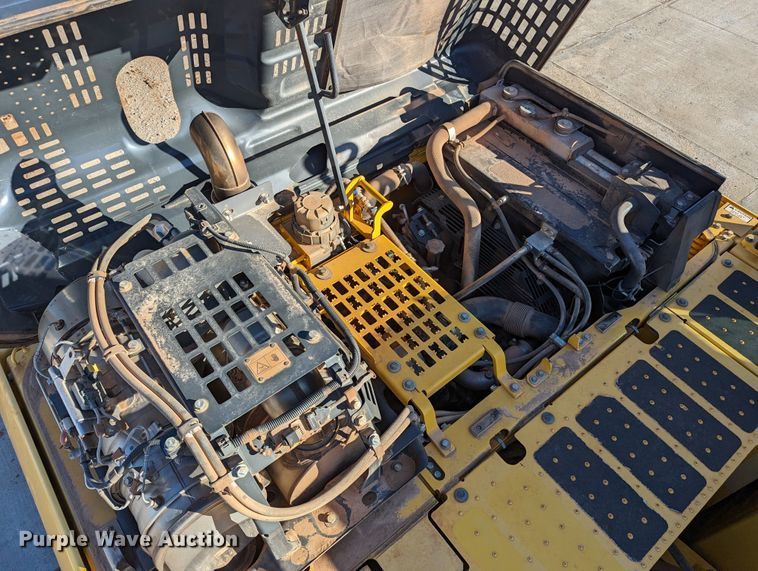 image for item LP9204 2015 Komatsu PC290LC-11  excavator