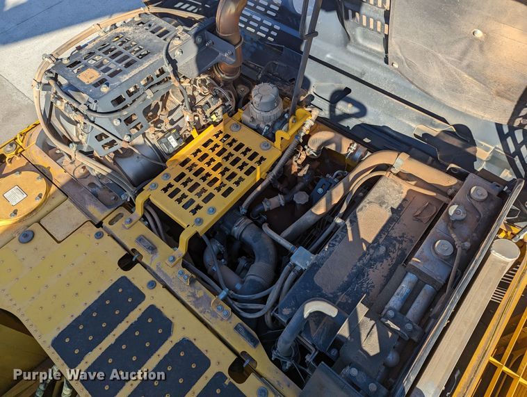 image for item LP9204 2015 Komatsu PC290LC-11  excavator