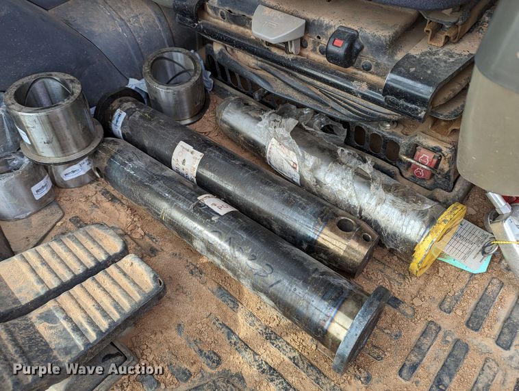 image for item LP9204 2015 Komatsu PC290LC-11  excavator