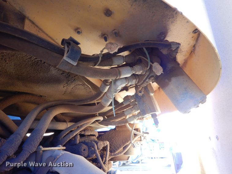 image for item LT9039 2005 Volvo L150E  wheel loader