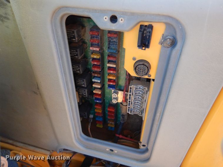 image for item LT9039 2005 Volvo L150E  wheel loader