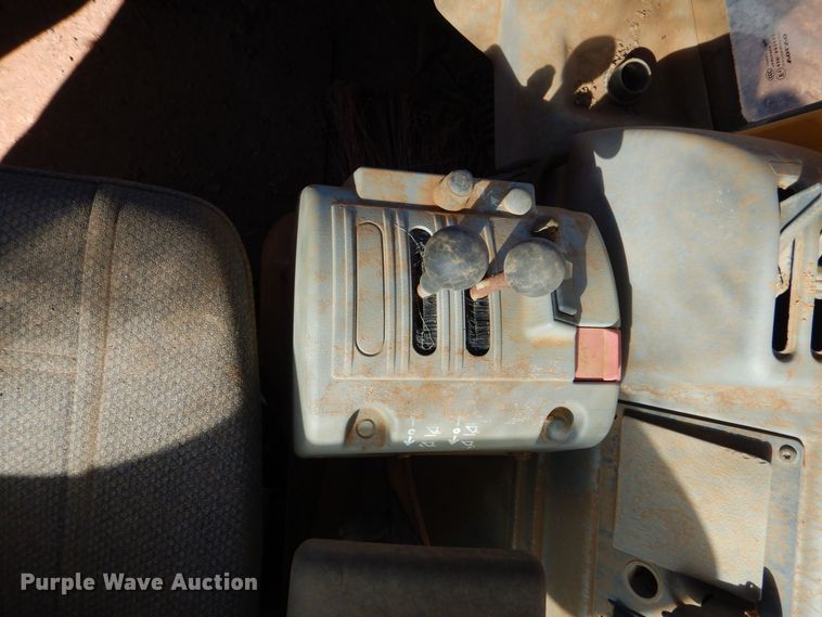 image for item LT9039 2005 Volvo L150E  wheel loader