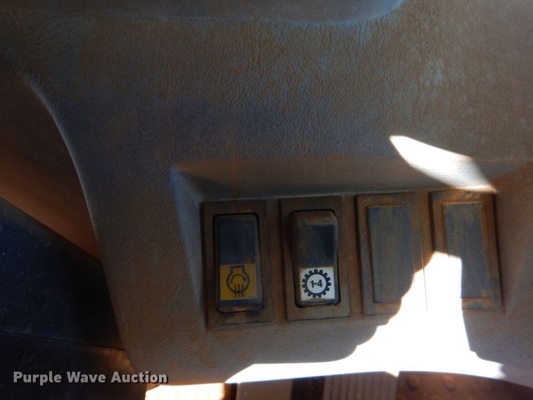 image for item LT9039 2005 Volvo L150E  wheel loader