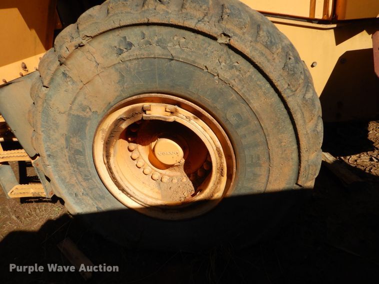 image for item LT9039 2005 Volvo L150E  wheel loader