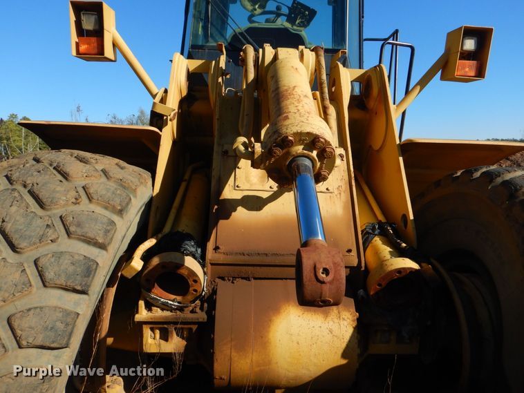 image for item LT9040 2006 Caterpillar 966H  wheel loader