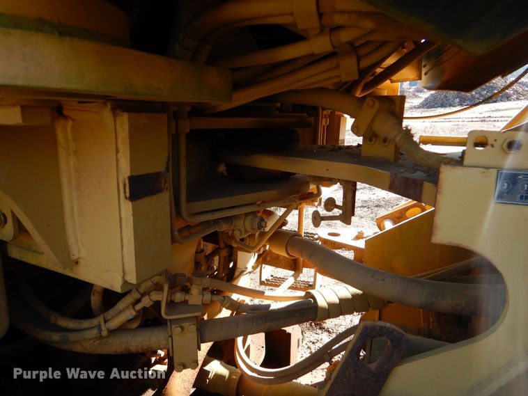 image for item LT9040 2006 Caterpillar 966H  wheel loader