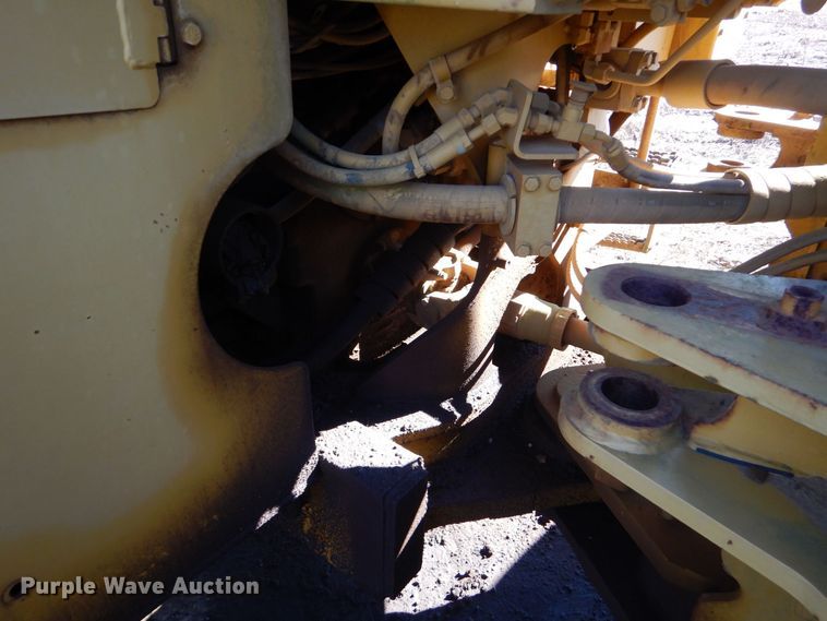 image for item LT9040 2006 Caterpillar 966H  wheel loader