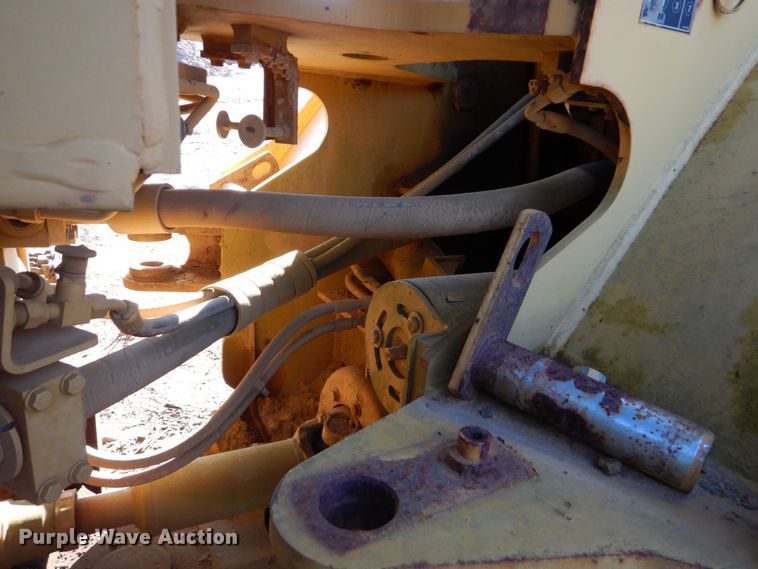 image for item LT9040 2006 Caterpillar 966H  wheel loader