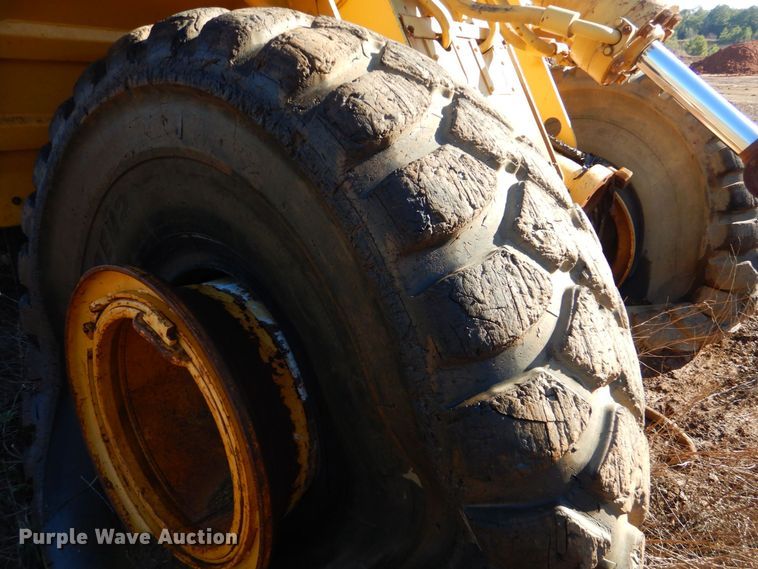 image for item LT9040 2006 Caterpillar 966H  wheel loader