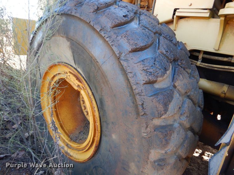 image for item LT9040 2006 Caterpillar 966H  wheel loader