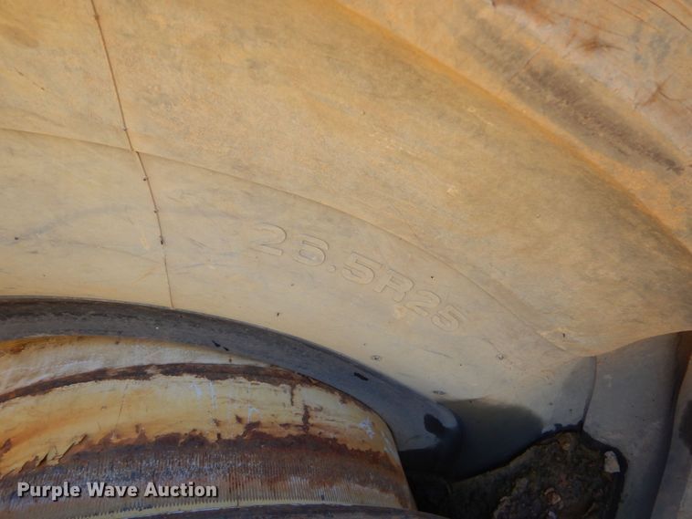 image for item LT9040 2006 Caterpillar 966H  wheel loader