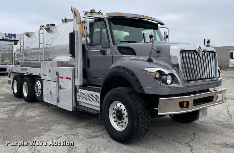 image for item MA9809 2016 International 7600  vacuum truck