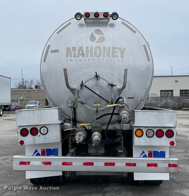 image for item MA9809 2016 International 7600  vacuum truck