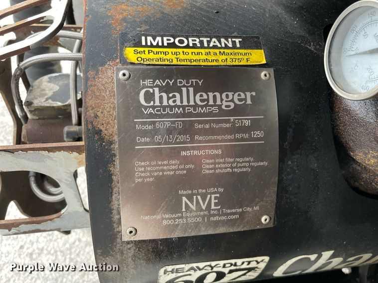 image for item MA9809 2016 International 7600  vacuum truck