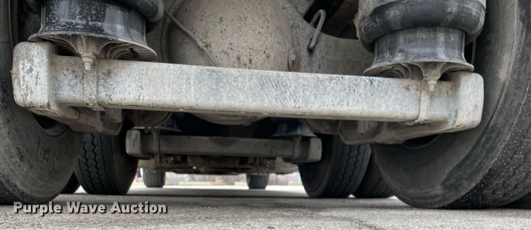 image for item MA9809 2016 International 7600  vacuum truck