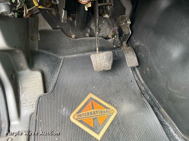 image for item MA9809 2016 International 7600  vacuum truck