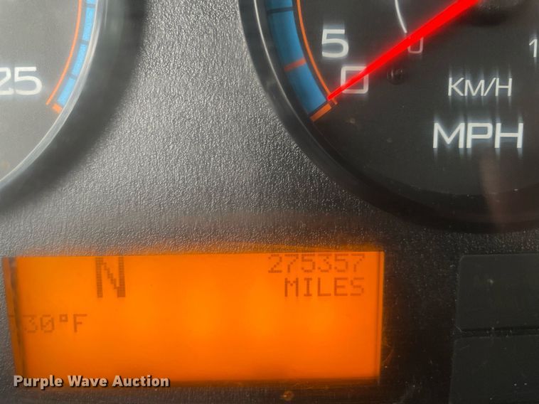 image for item MA9809 2016 International 7600  vacuum truck