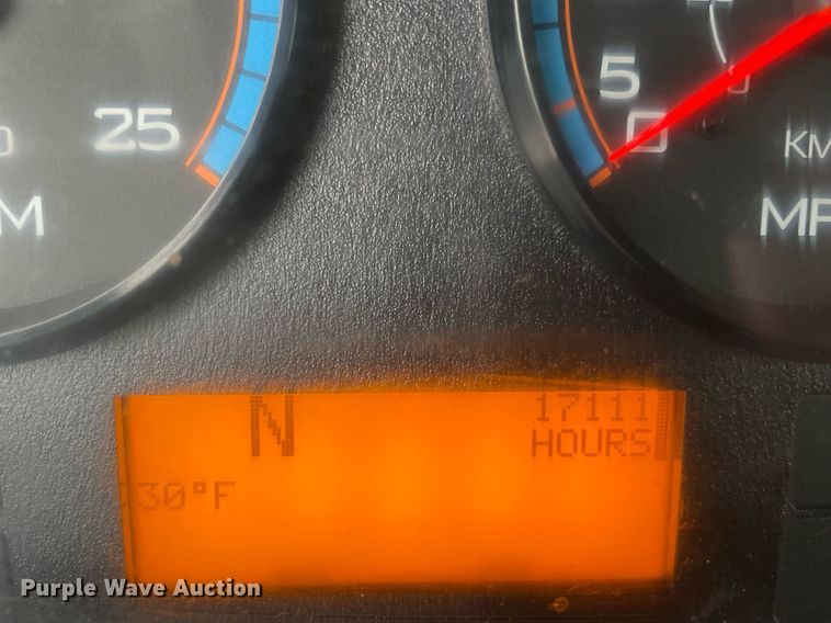 image for item MA9809 2016 International 7600  vacuum truck