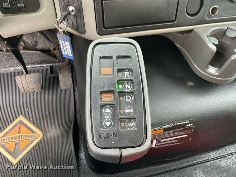 image for item MA9809 2016 International 7600  vacuum truck