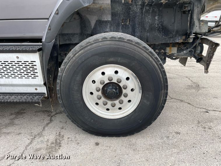 image for item MA9809 2016 International 7600  vacuum truck