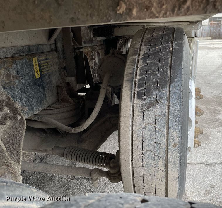 image for item MA9809 2016 International 7600  vacuum truck