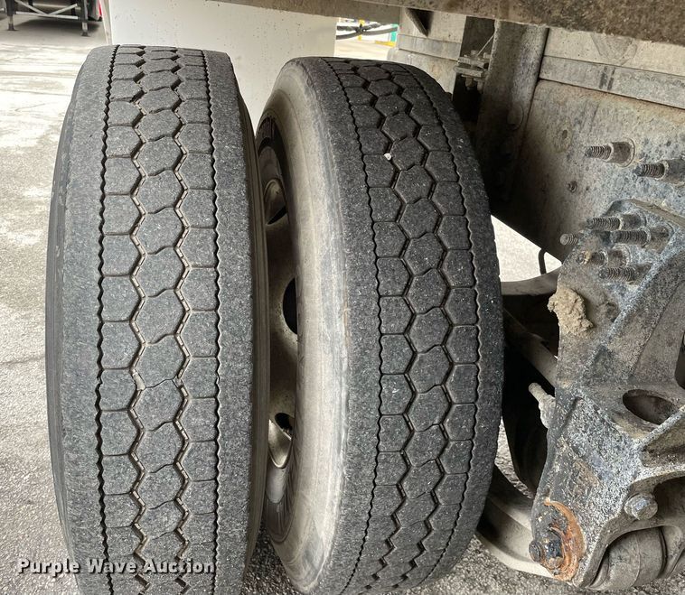 image for item MA9809 2016 International 7600  vacuum truck