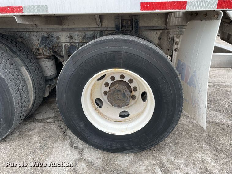 image for item MA9809 2016 International 7600  vacuum truck