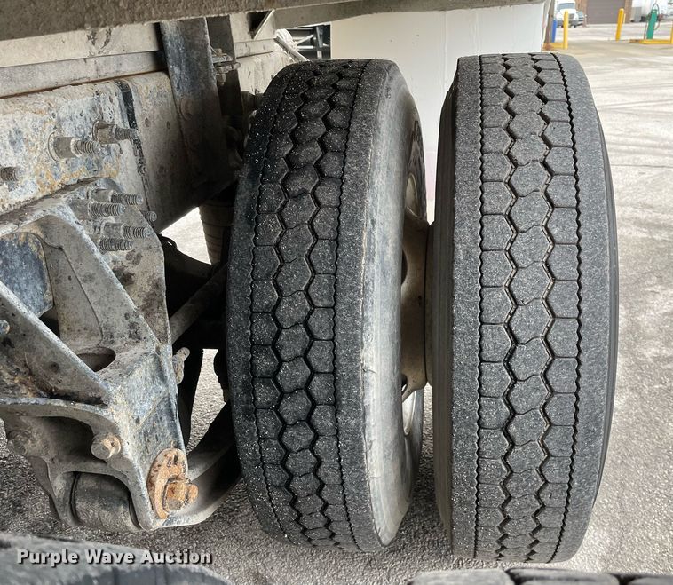 image for item MA9809 2016 International 7600  vacuum truck