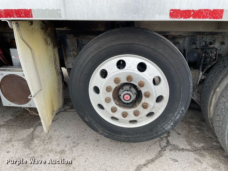 image for item MA9809 2016 International 7600  vacuum truck