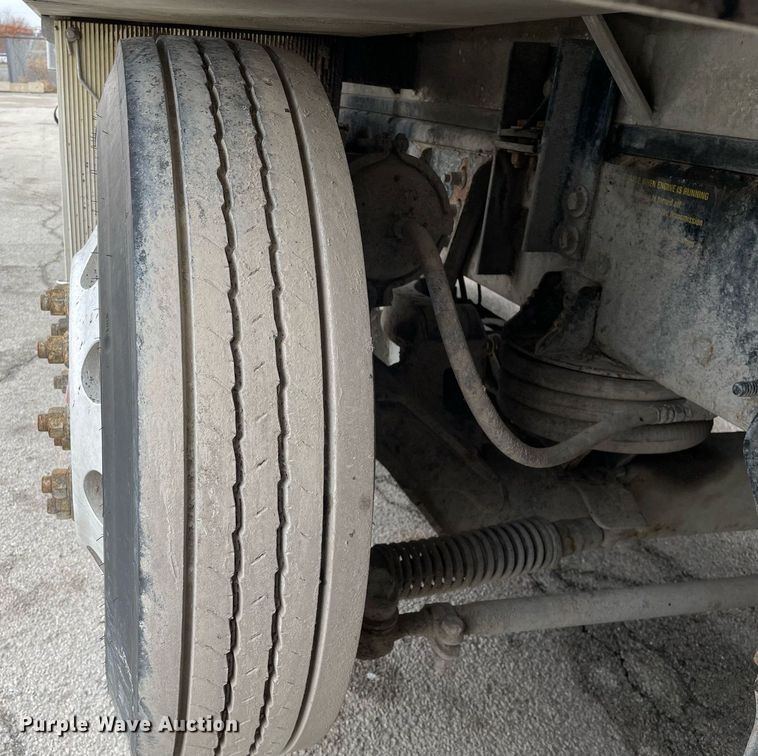 image for item MA9809 2016 International 7600  vacuum truck