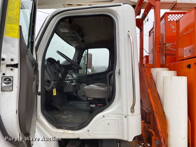 image for item MA9844 2008 Freightliner Business Class M2  bucket truck