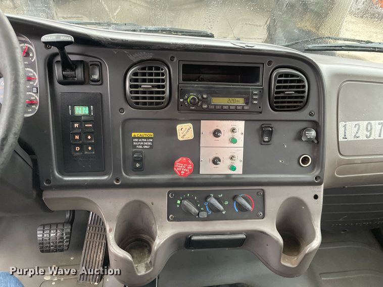 image for item MA9844 2008 Freightliner Business Class M2  bucket truck