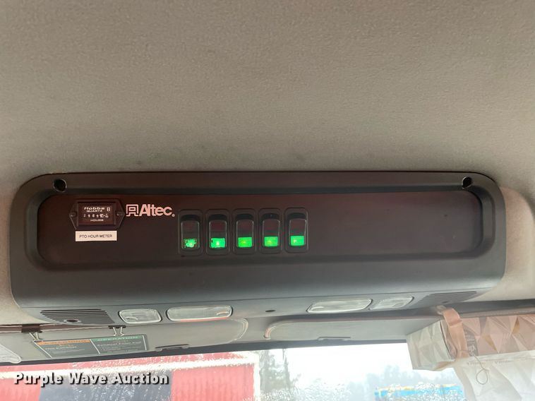 image for item MA9844 2008 Freightliner Business Class M2  bucket truck