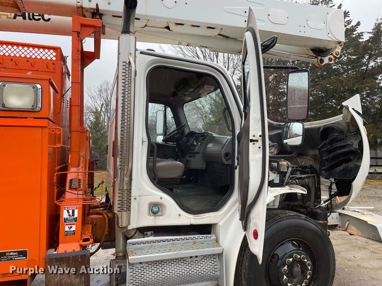 image for item MA9844 2008 Freightliner Business Class M2  bucket truck