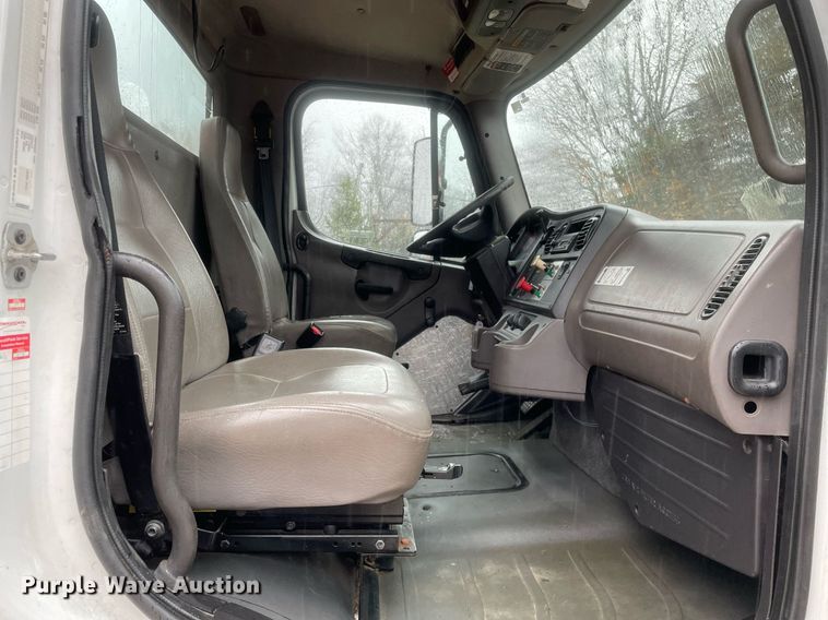 image for item MA9844 2008 Freightliner Business Class M2  bucket truck