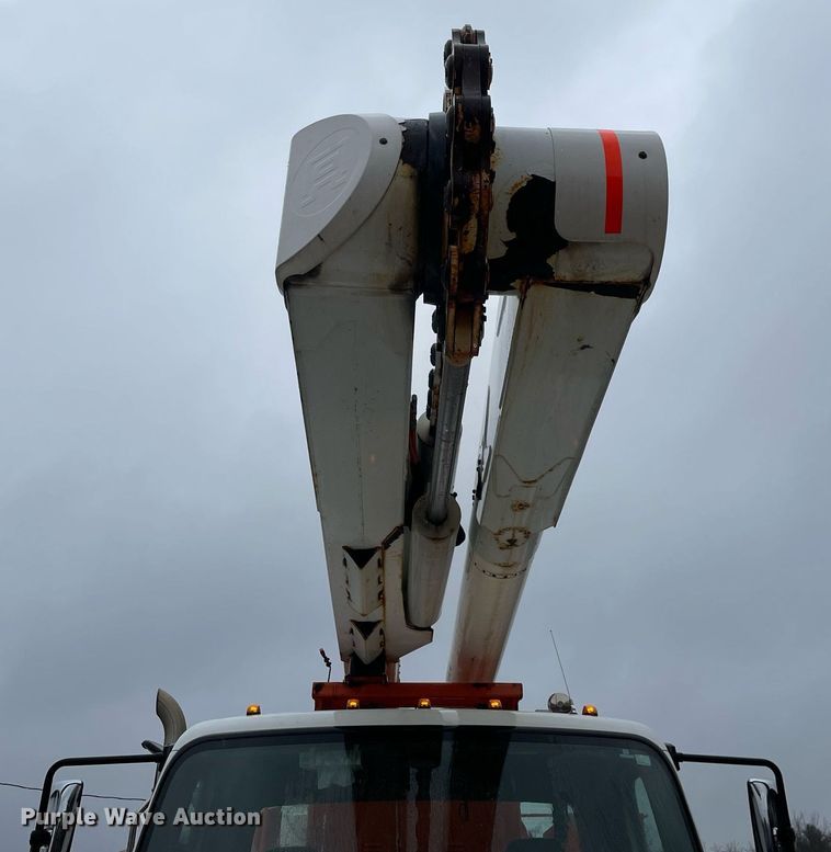 image for item MA9844 2008 Freightliner Business Class M2  bucket truck