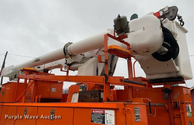 image for item MA9844 2008 Freightliner Business Class M2  bucket truck